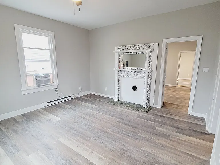 1114 Bedford Ave — Photo 6