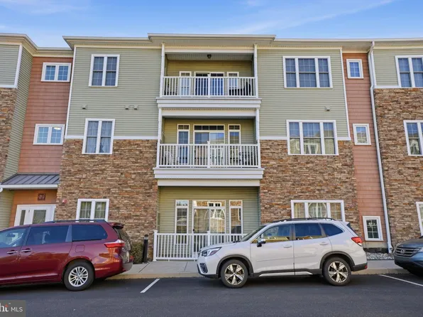 756 Street Rd APT 1, Southampton, PA 18966