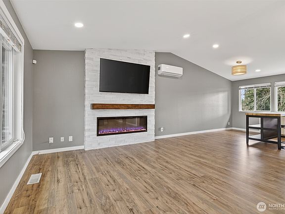 3rd image of 2622 168th Street SE