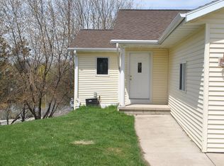 225 Louise Dr, Wrightstown, WI 54180