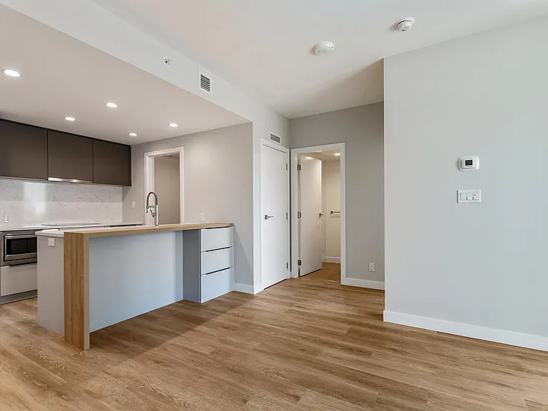 567 Emerson St #2010 — Photo 6