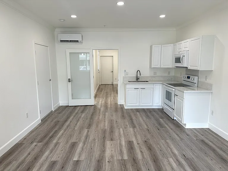 724 Kakala St #1604D — Photo 2