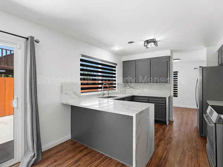 11004 Collinwood Dr — Photo 17