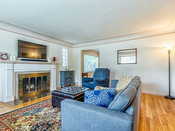 5th image of 15623 McLain Ave