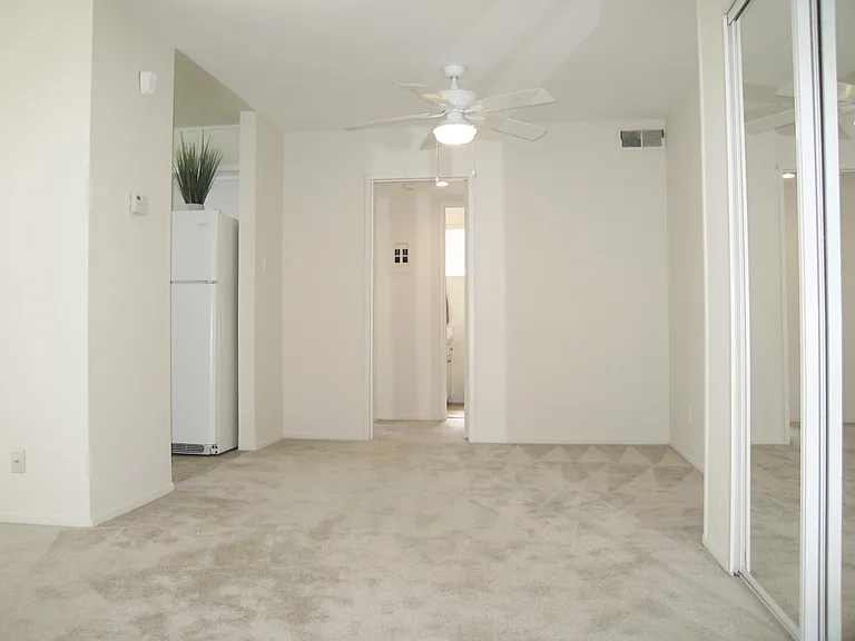 Ednamary Apartments — Photo 6