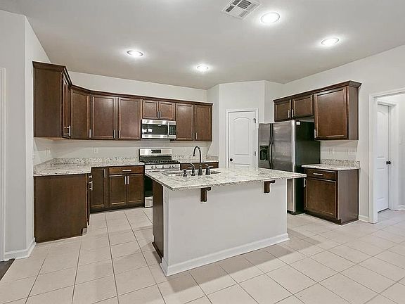 5th image of 18497 Dove Hollow Dr