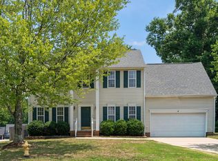 1000 Holly Meadow Dr, Holly Springs, NC 27540
