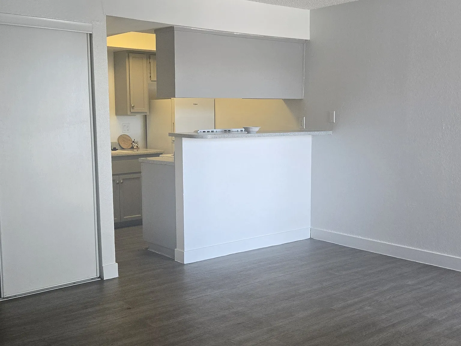 Studio, 400 sqft, $790 — Photo 4