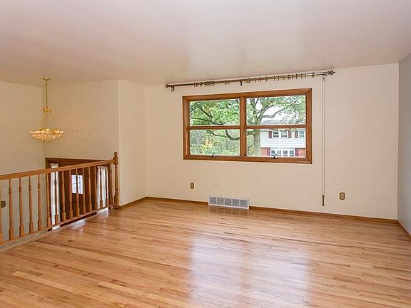 4th image of 4046 Benden Cir