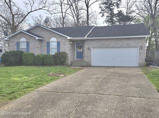 220 Tara Cir, Shepherdsville, KY 40165