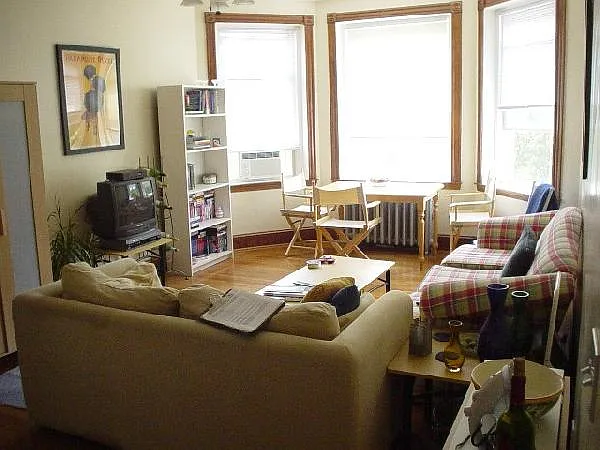 3 bed, 999 sqft, $3,700 — Photo 3