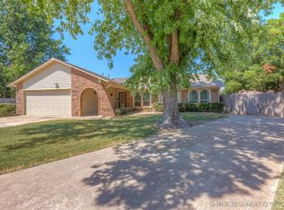 1200 S Sycamore Ct, Broken Arrow, OK 74012
