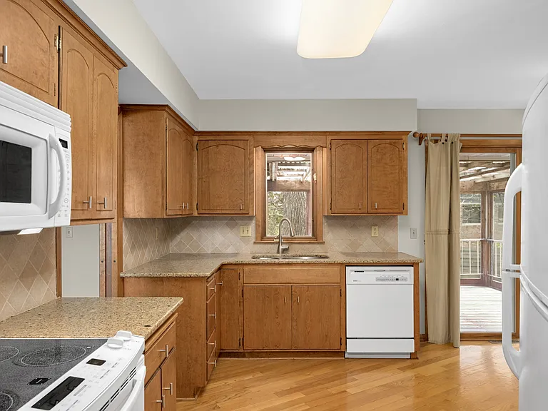 7410 Oaklawn Ave — Photo 15