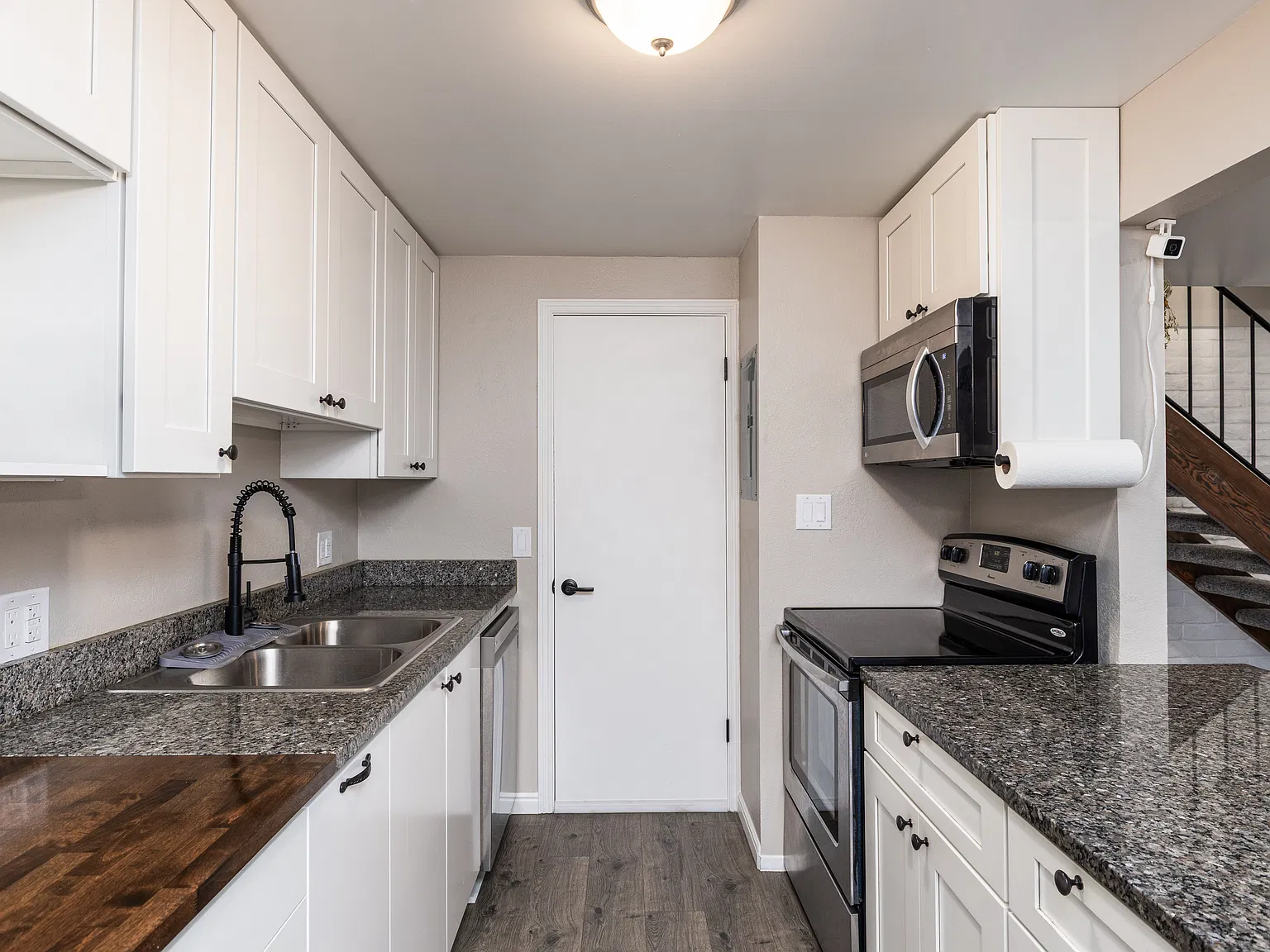 2 bed, 970 sqft, $1,449 — Photo 4