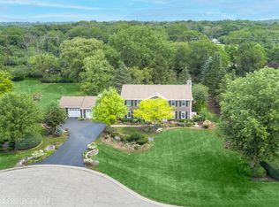 13 University Cir, Hawthorn Woods, IL
