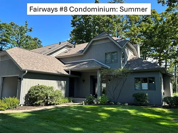 700 Fairways Dr APT 8, Harbor Springs, MI 49740