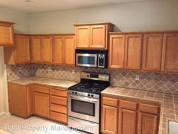 2nd image of 640 W Ashland Ave