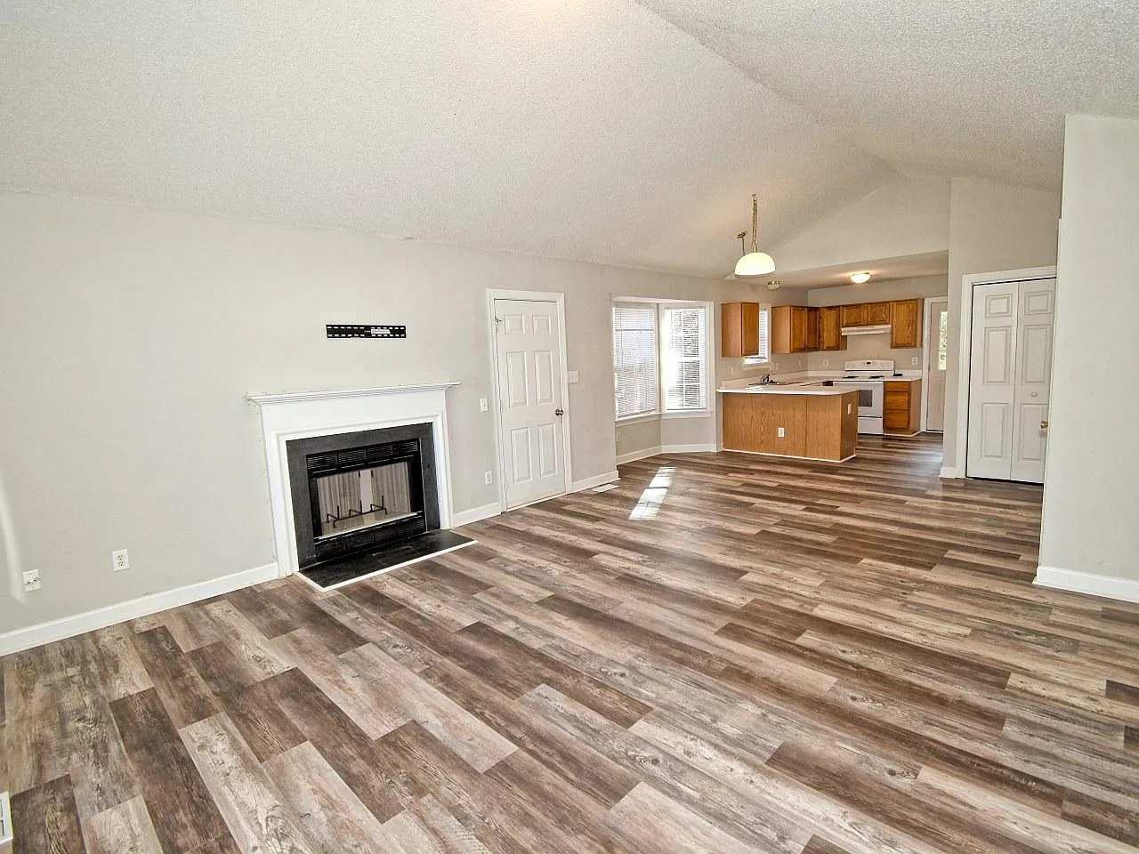 3 bed, 1225 sqft, $1,650 — Photo 3