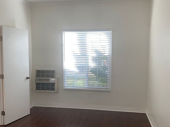 5th image of 4137 4141 3/4 Monroe St #1/4