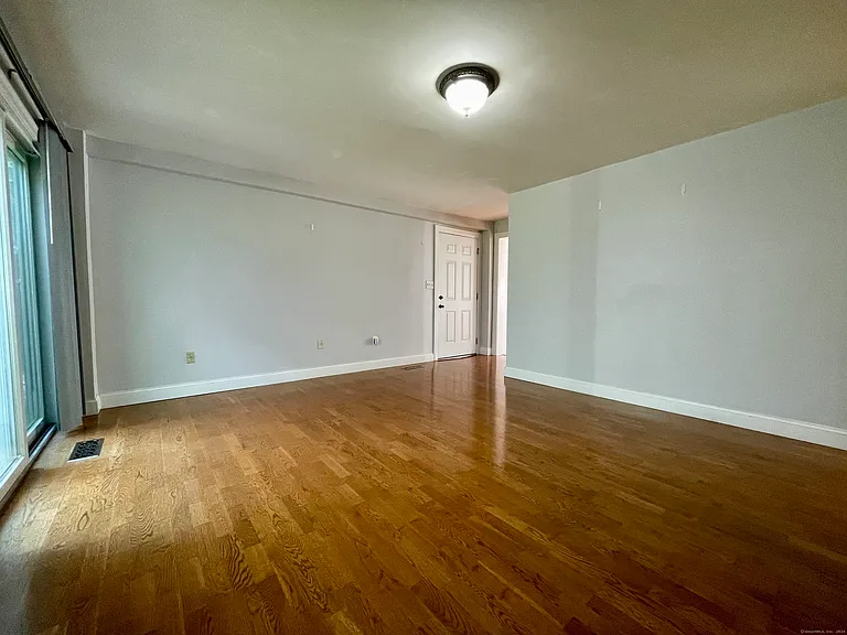 70 Grimes Rd — Photo 10