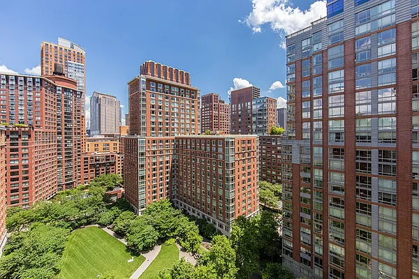 20 River Terrace #18C in Battery Park City, Manhattan | StreetEasy