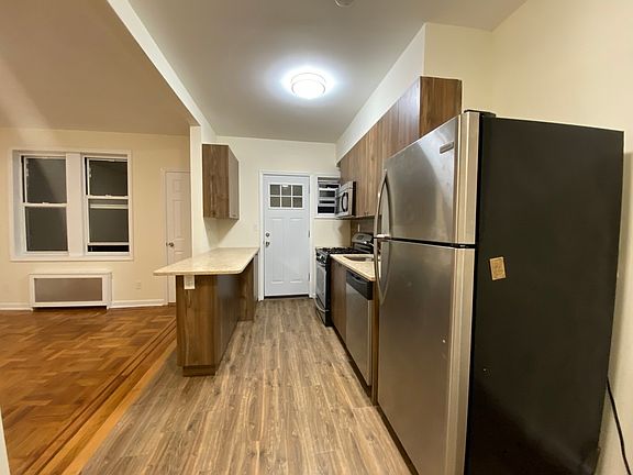 5th image of 4548 Bedford Ave #2