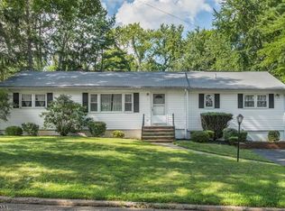 7 Cedar Ter, Randolph, NJ 07869