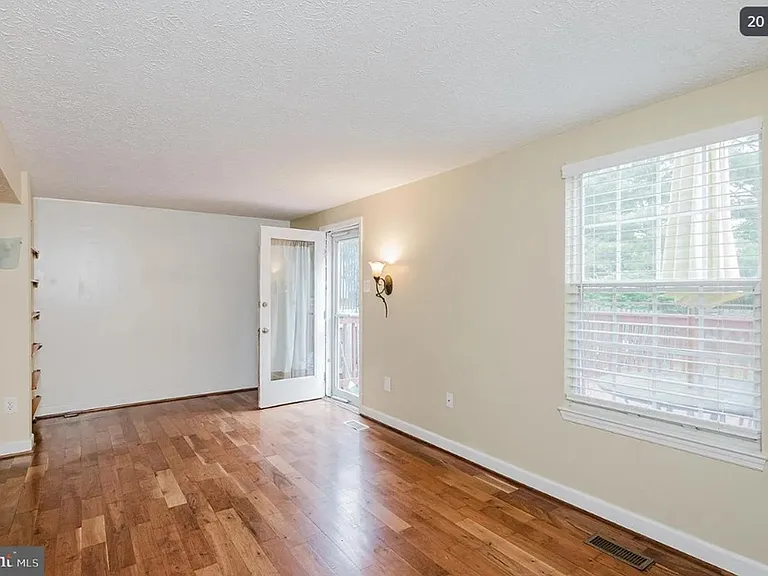 1829 Queen Anne Sq #BEL — Photo 10