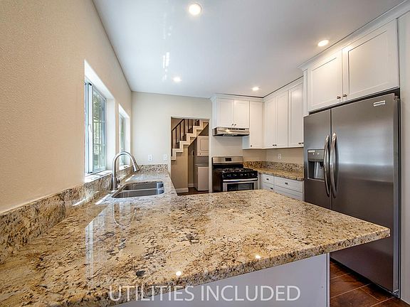 4th image of 23853 Wildwood Ln #A