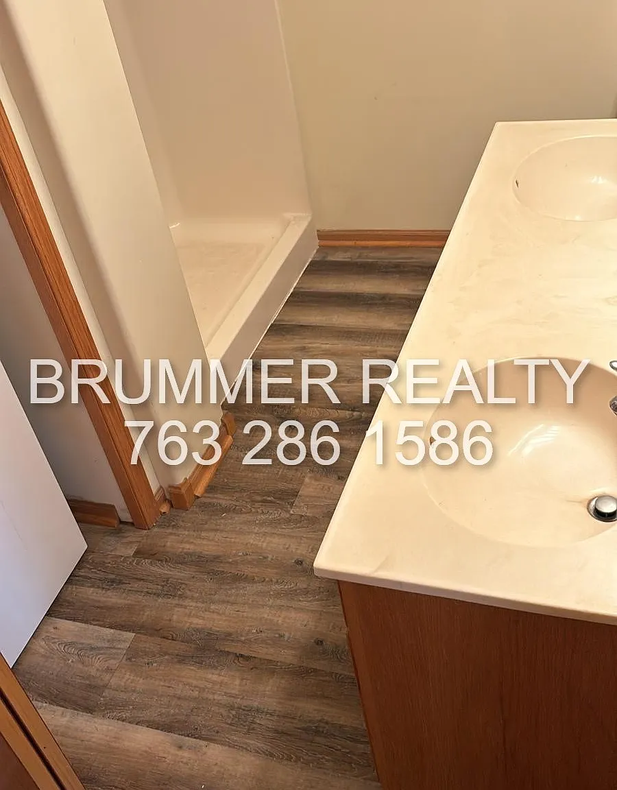 2 bed, $1,950 — Photo 4