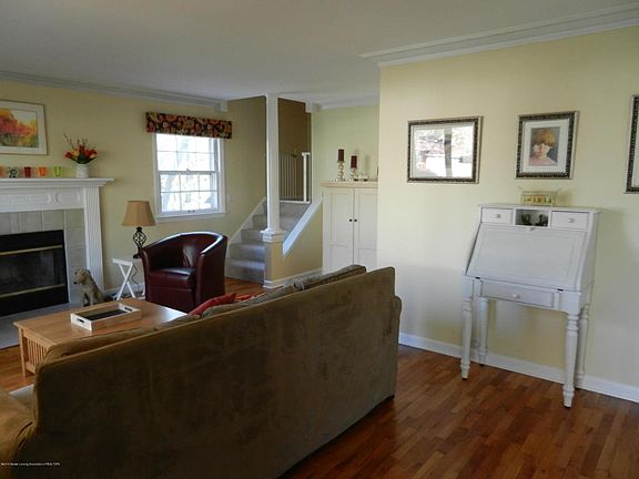 4th image of 4650 Seneca Dr