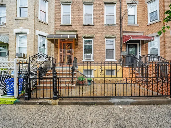 295 Autumn Avenue, Brooklyn, NY 11208