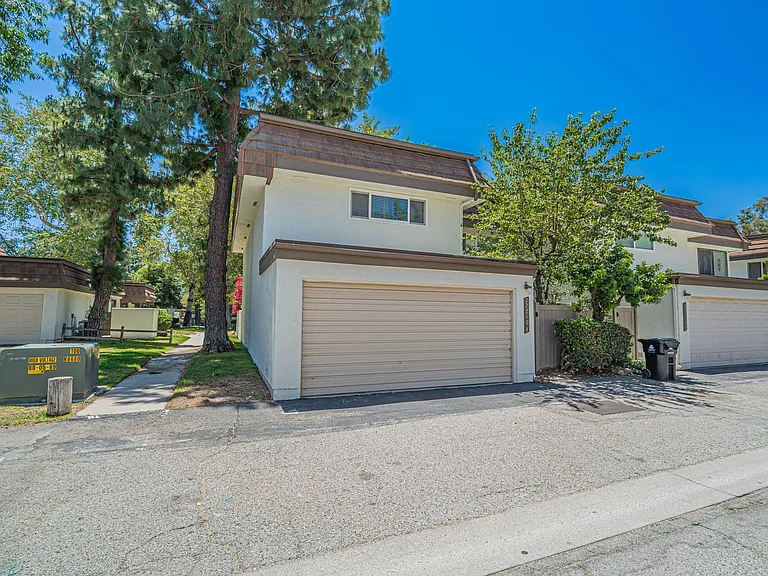 22210 James Alan Cir #8 — Photo 28