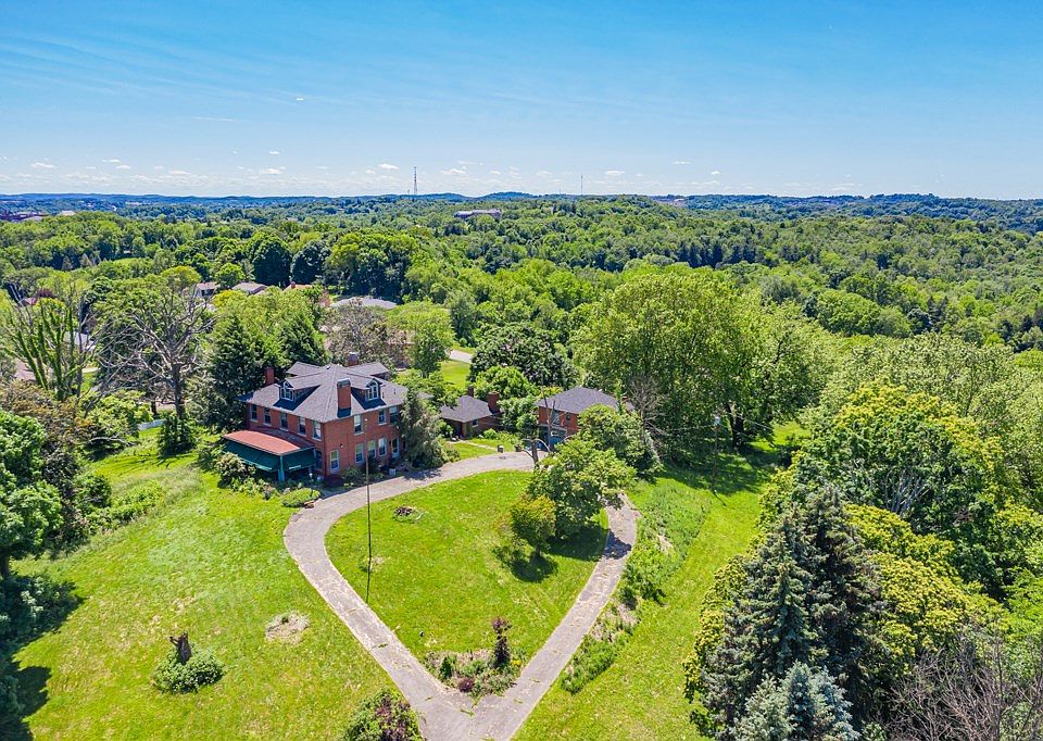 1st image of 137 N Treager Way