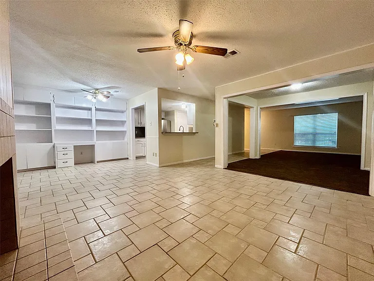 2456 Country Club Dr — Photo 10