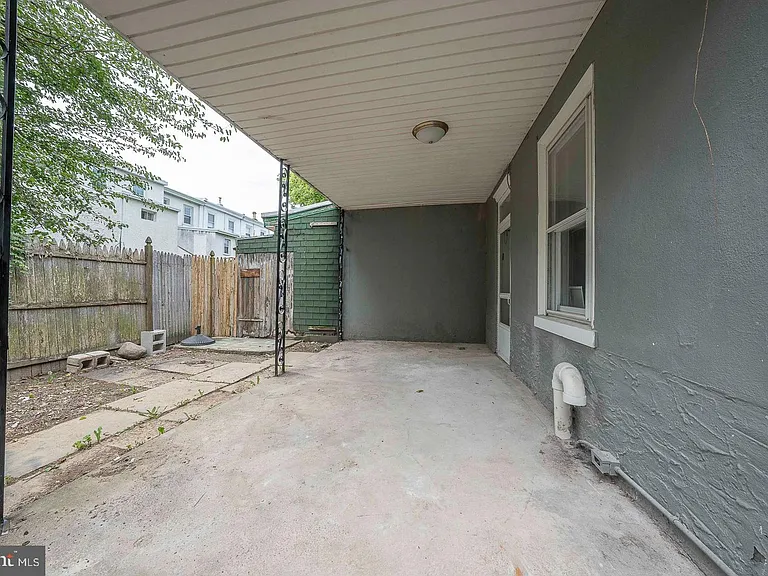 201 Dupont St — Photo 54