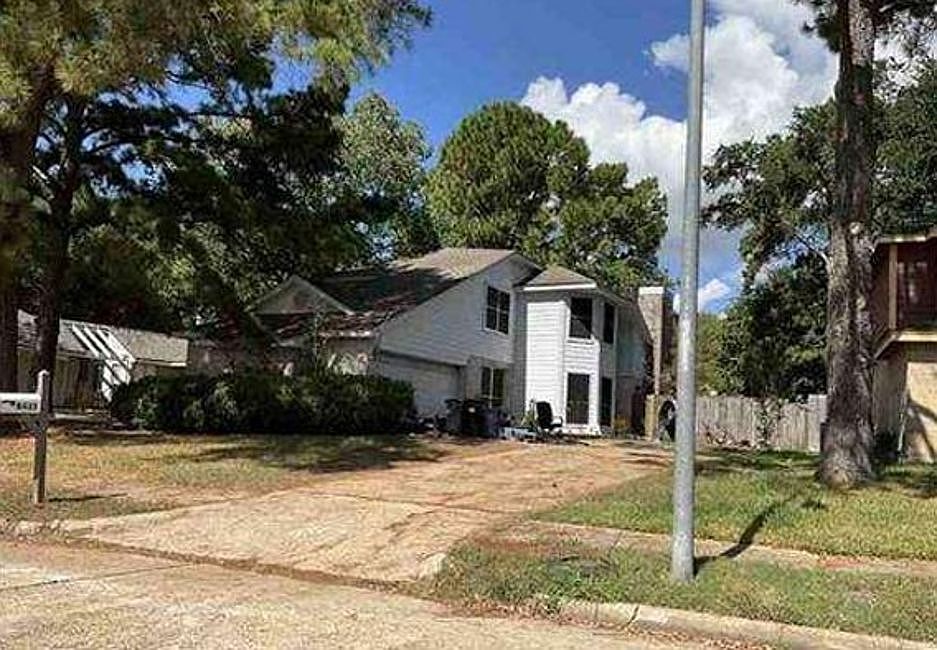 1st image of 8435 Lake Crystal Dr