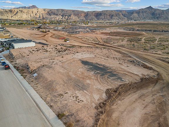 2nd image of Scenic Pointe Lot 26