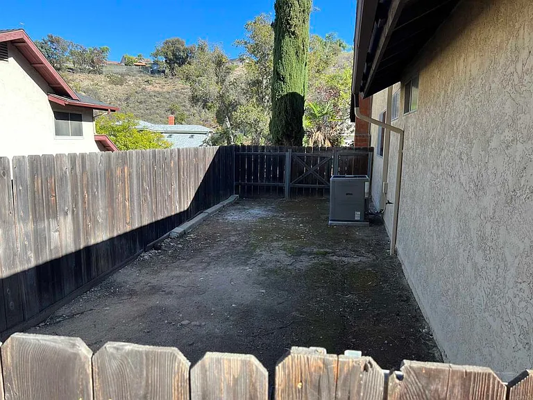 1282 Whitsett Dr — Photo 27