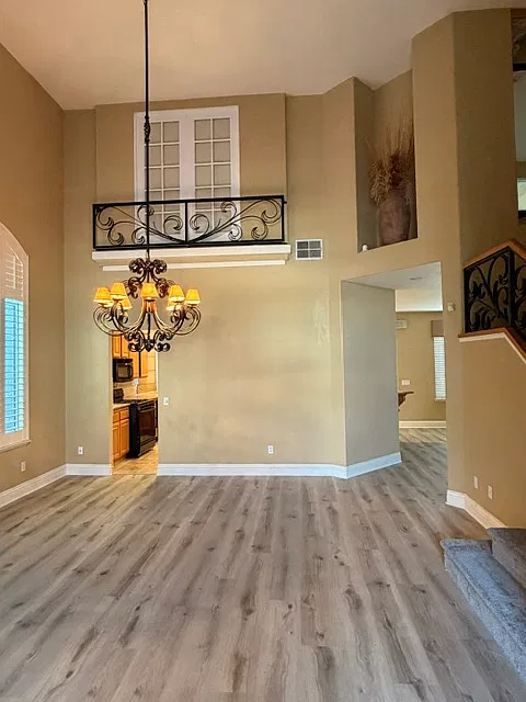 4 bed, 2800 sqft, $4,700 — Photo 3