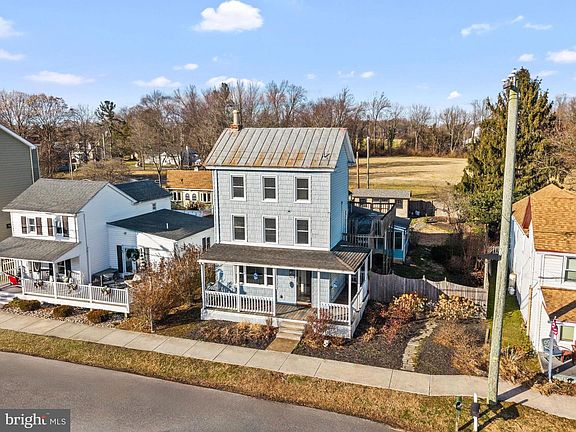 3rd image of 519 Biddle St