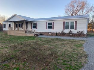296 Travis Rd, Martin, TN 38237