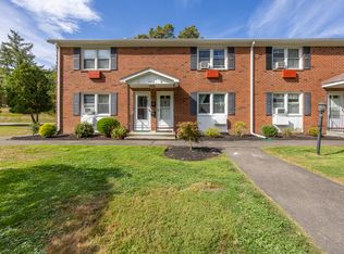 488 Radmere Rd #B, Cheshire, CT 06410