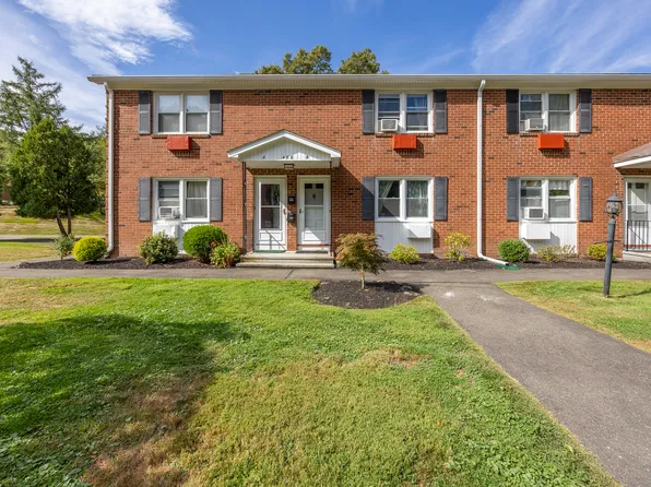 488 Radmere Road #B, Cheshire, CT 06410