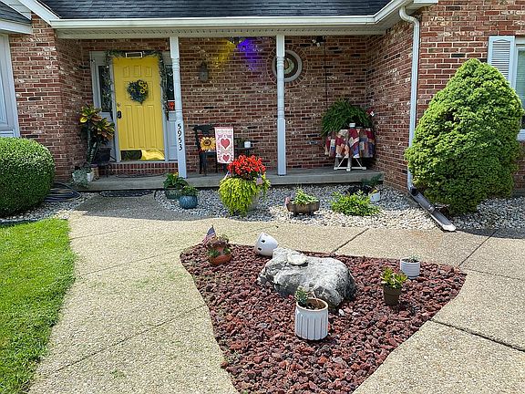 3rd image of 5953 Basswood Dr