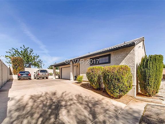 3rd image of 3861 Catamaran Cir