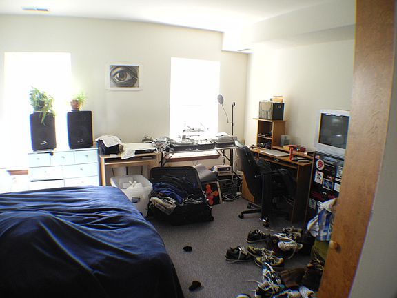 5th image of 743 S 20th St APT 3