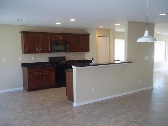 3rd image of 2948 SW Cape Breton Dr