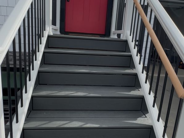 221 Avenue I