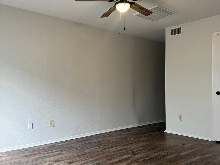 114 Pinebrook Pl #B — Photo 6